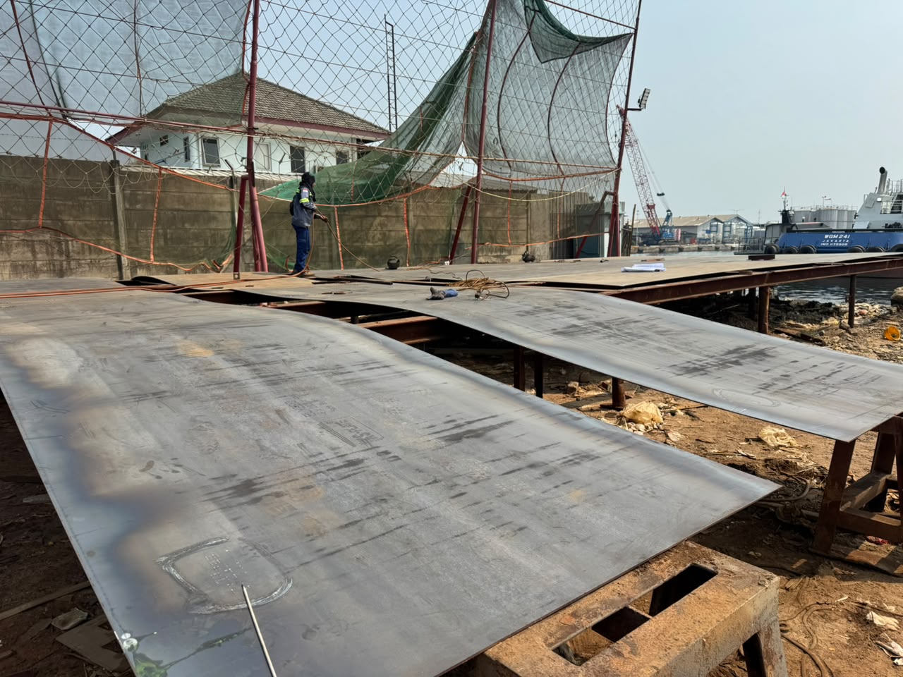 Pekerjaan Plate fitting